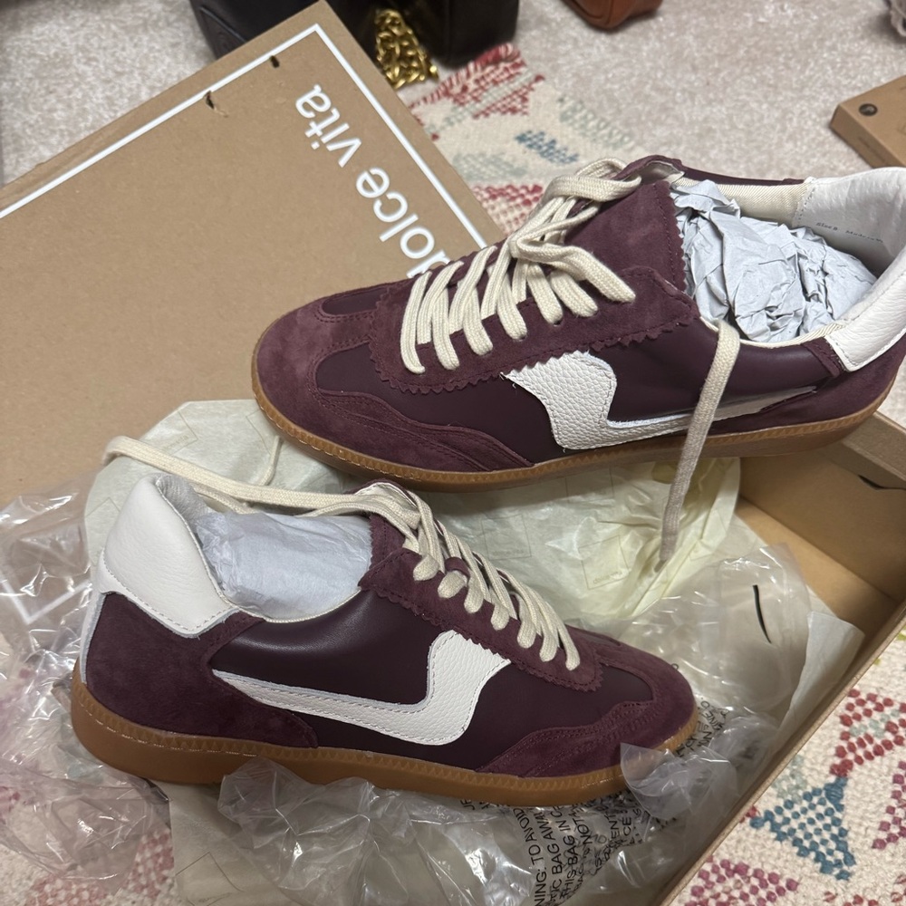 Dolce Vita Notice Sneakers Cranberry Suede Size 8 New in Box - Picture 4 of 7